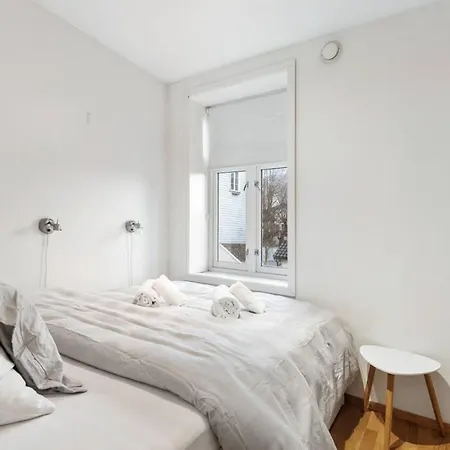 Dinbnb I Cozy 1-bedroom Nestled In The Heart Of *