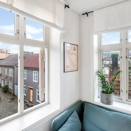 Dinbnb I Cozy 1-bedroom Nestled In The Heart Of Appartement Bergen