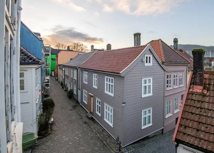 Dinbnb I Cozy 1-bedroom Nestled In The Heart Of Apartment Bergen